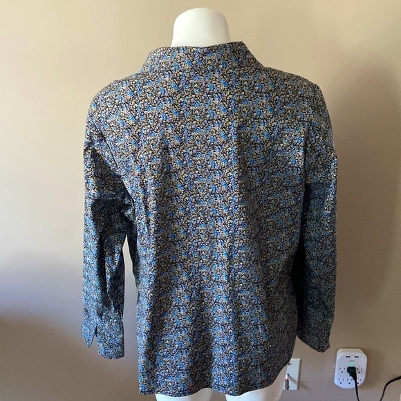 Blue, Green, and Black Floral Cotton Buttoned Down Blouse - Picture 6 of 7